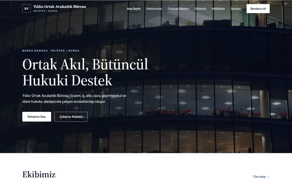 Law Firm — ücretsiz avukat web sitesi tasarımı